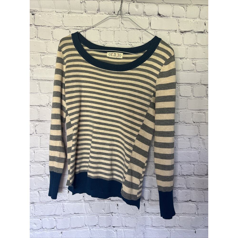 Pink Rose  Blue Striped Long Sleeve Soft Sweater Women’s Medium
